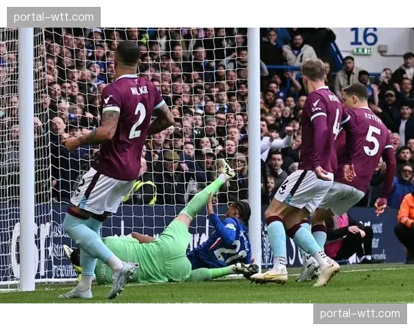 切尔西战平伯恩利暴露问题，若昂-佩德罗赛后表达沮丧