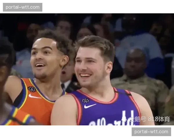 “季前赛花絮：狂热队新秀凯特琳·克拉克命中半场超远压哨三分”